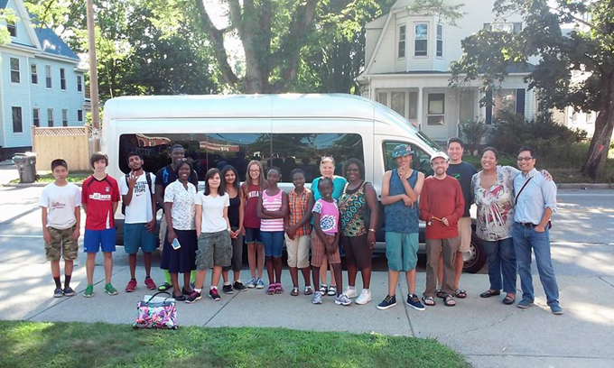 youth in leaving for mission trip